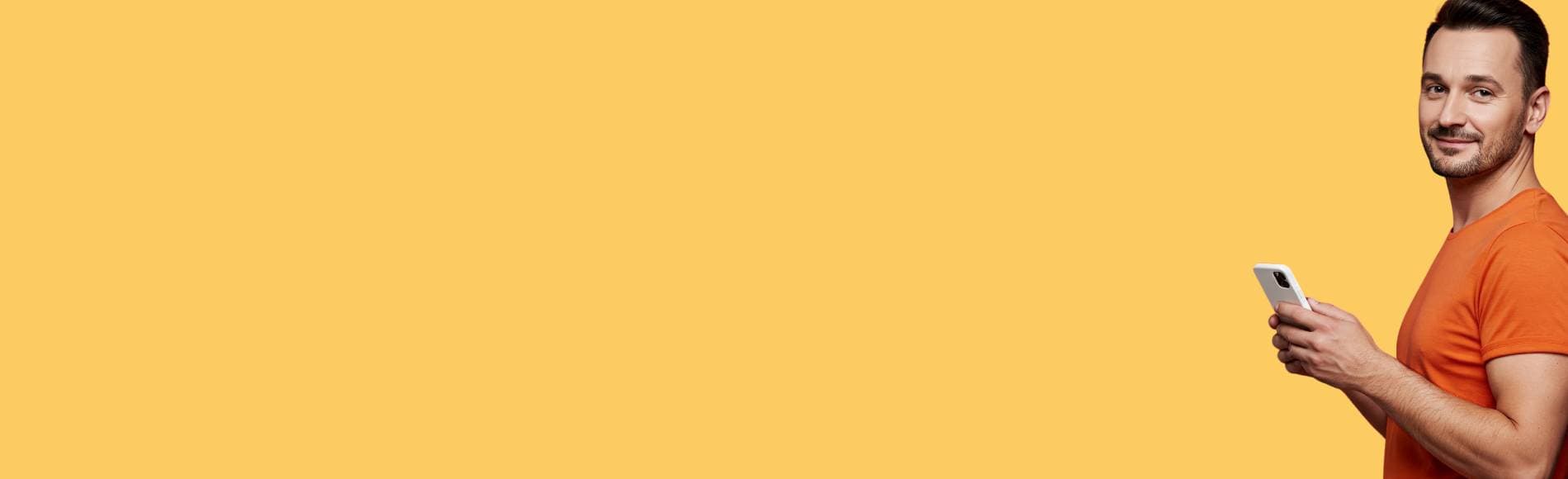 banner osoba z telefonem